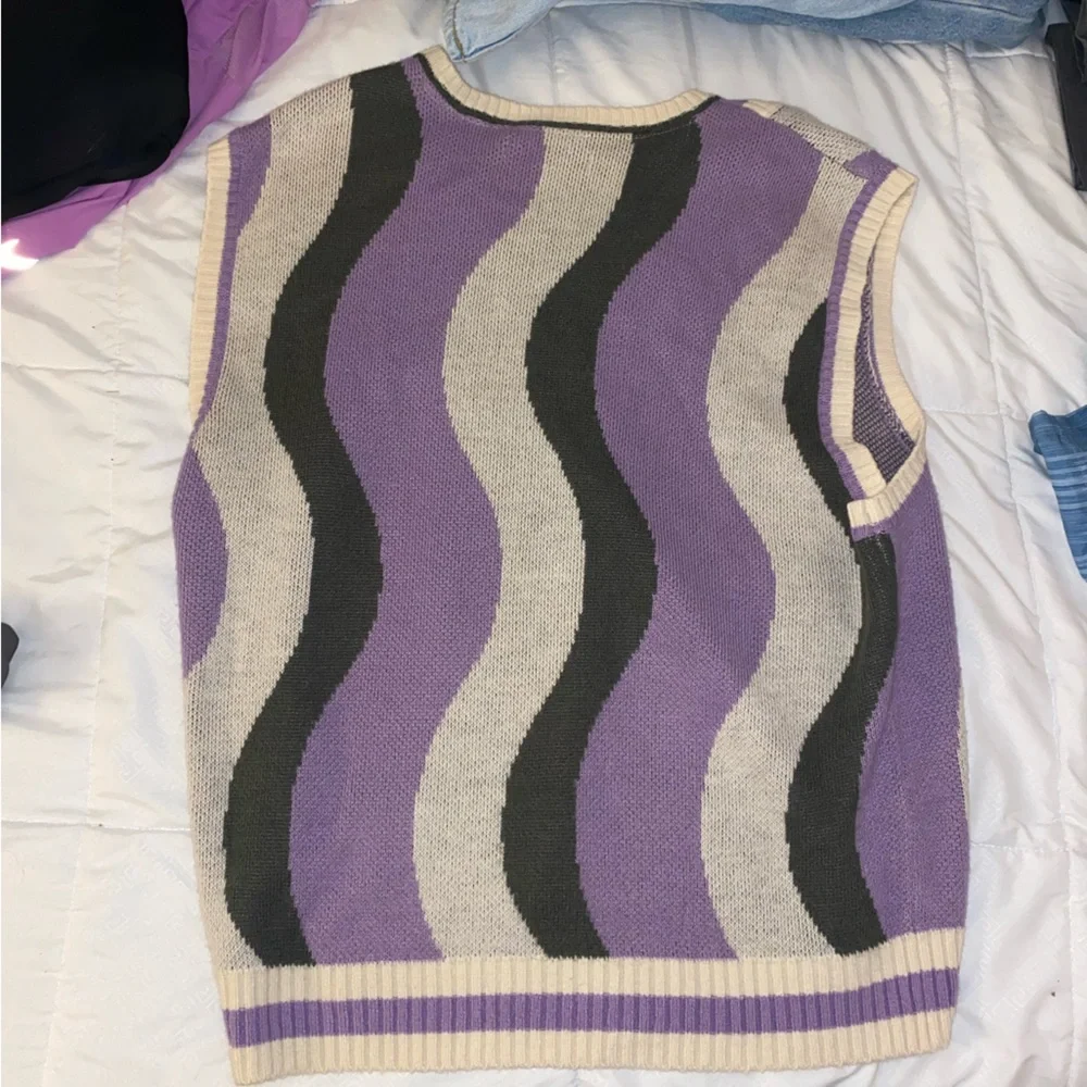 Urban Outfitters Knitted Sweater Vest - Picture 2 of 2